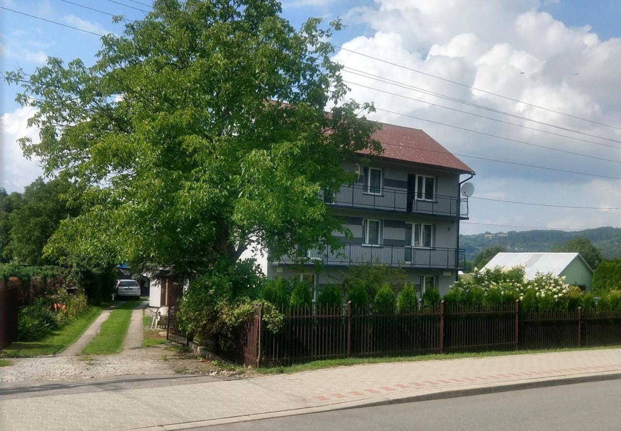 Pokoje Roznow Hotell Exteriör bild